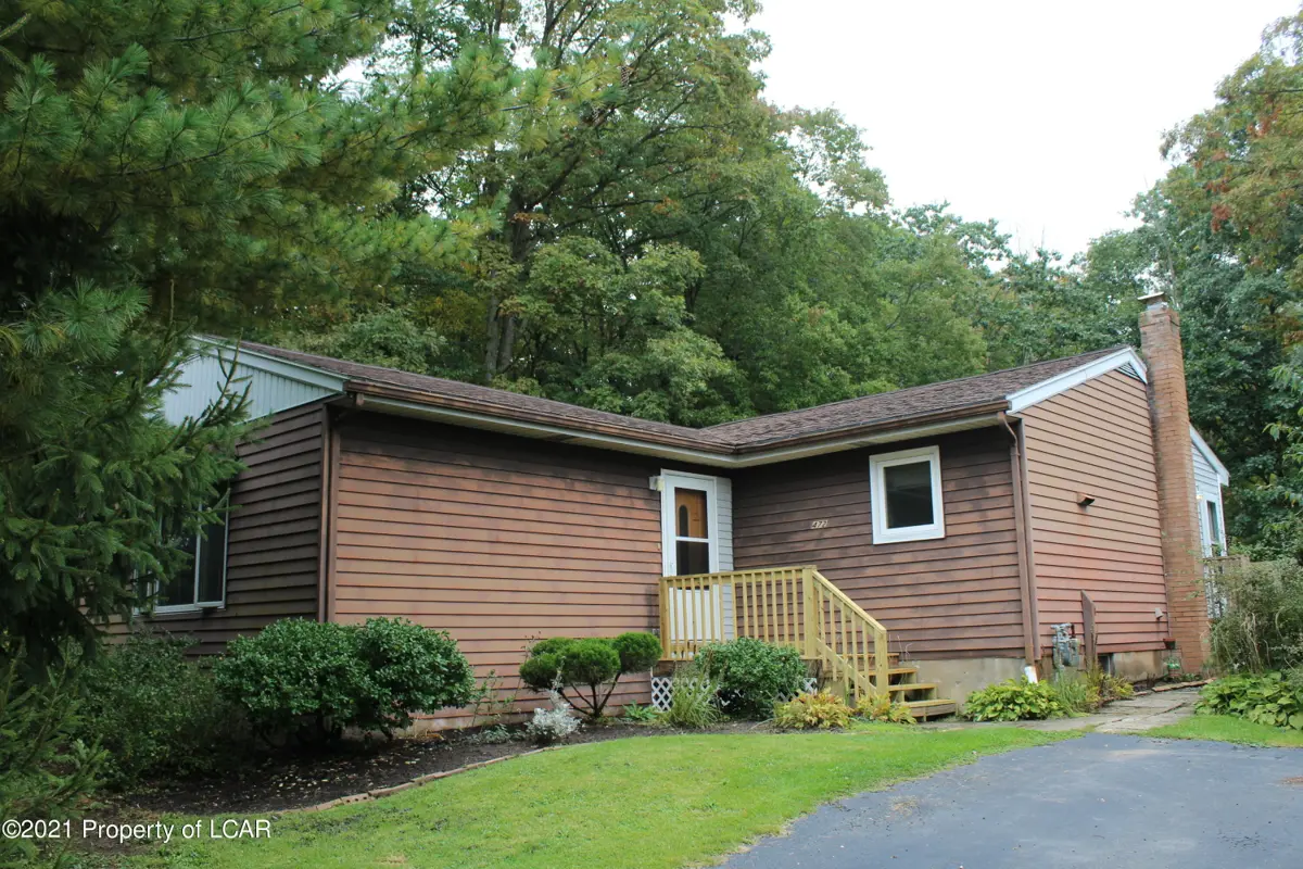 472 S Mountain Boulevard, Mountain Top in Mountain Top