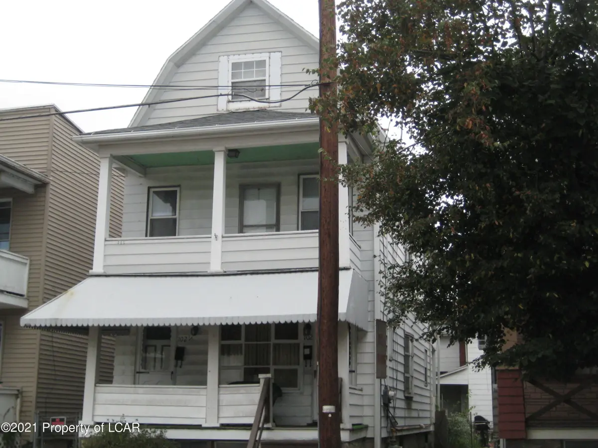 102 Oxford Street, Hanover Township in Hanover Township