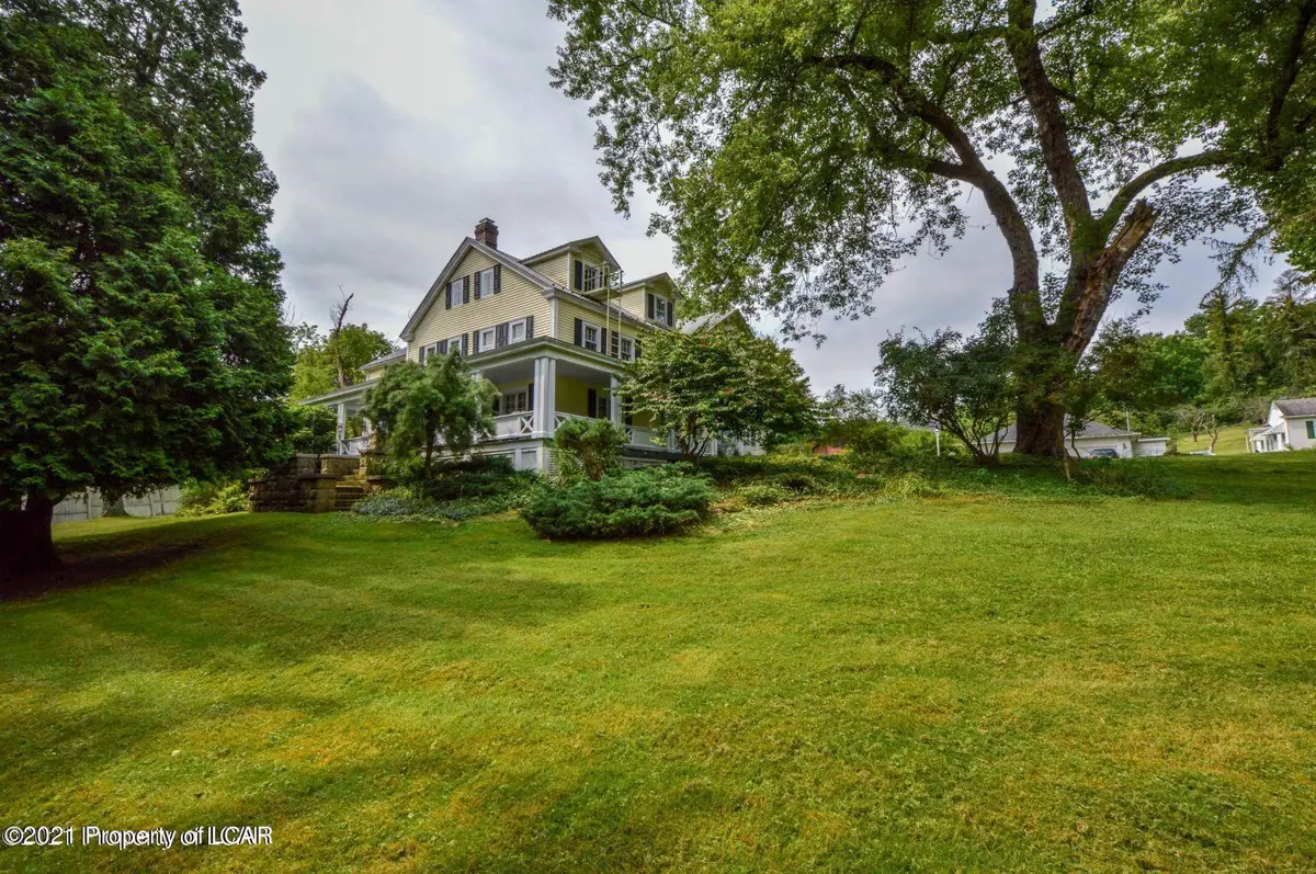 143 S Pioneer Avenue, Shavertown in Shavertown