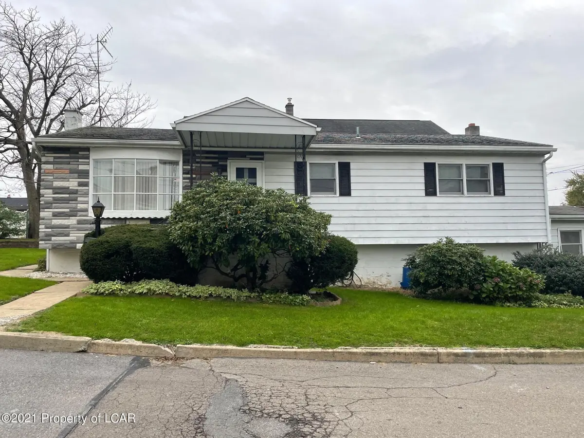 25 Kniffen Street, Hanover Township in Hanover Township