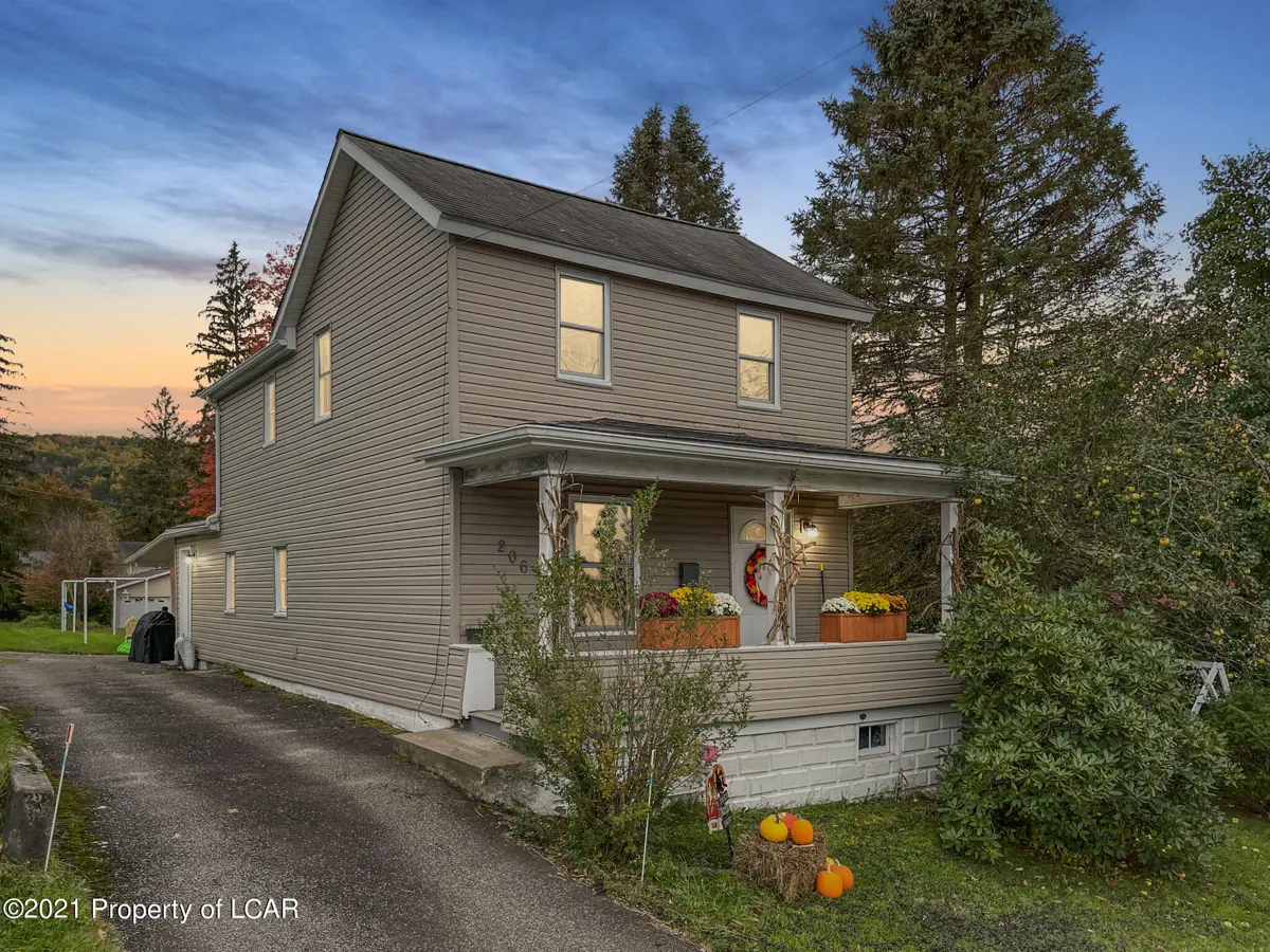 206 6th Street, Weatherly in Weatherly