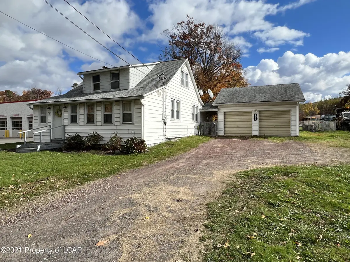 306 S Mountain Boulevard, Mountain Top in Mountain Top
