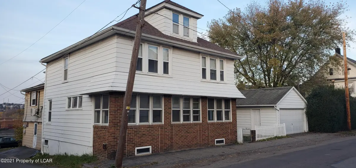 221 E Juniper Street, Hazleton in Hazleton