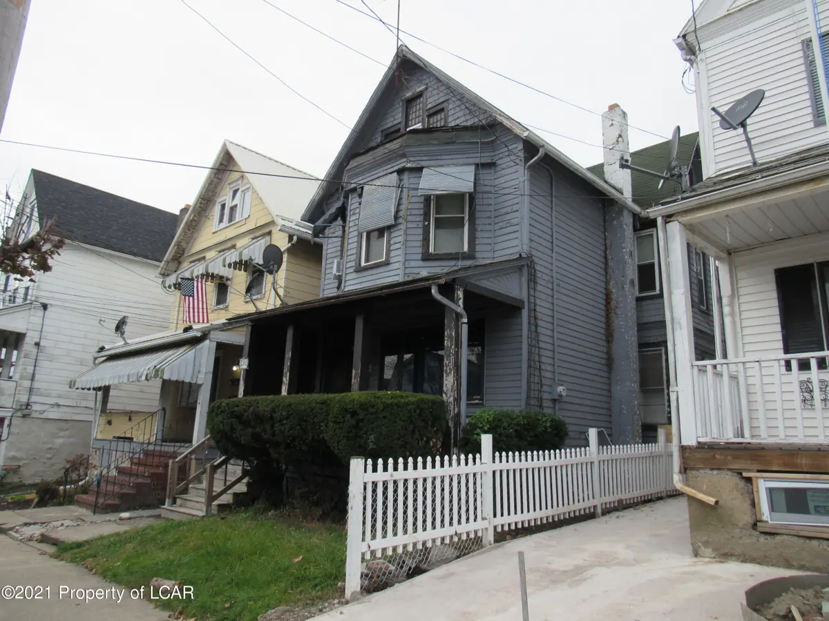 372 N Washington Street, Wilkes-Barre in Wilkes-Barre