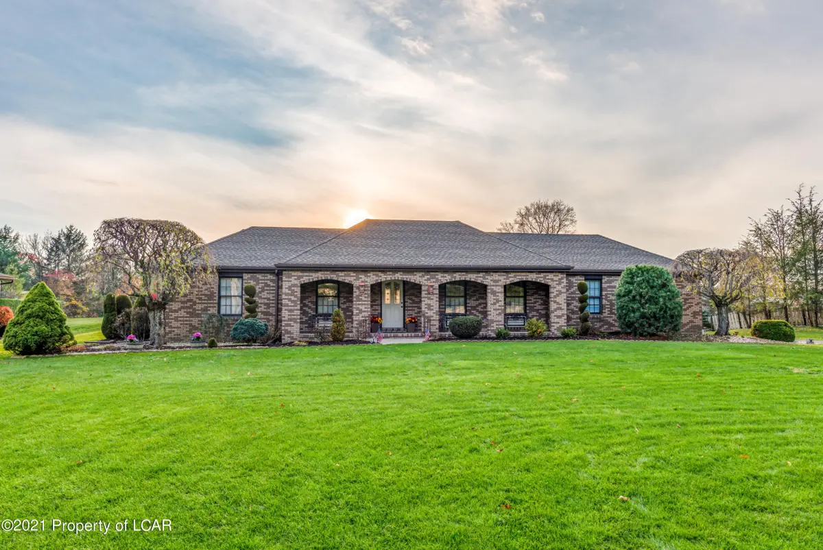 86 Manor Drive, Shavertown in Shavertown