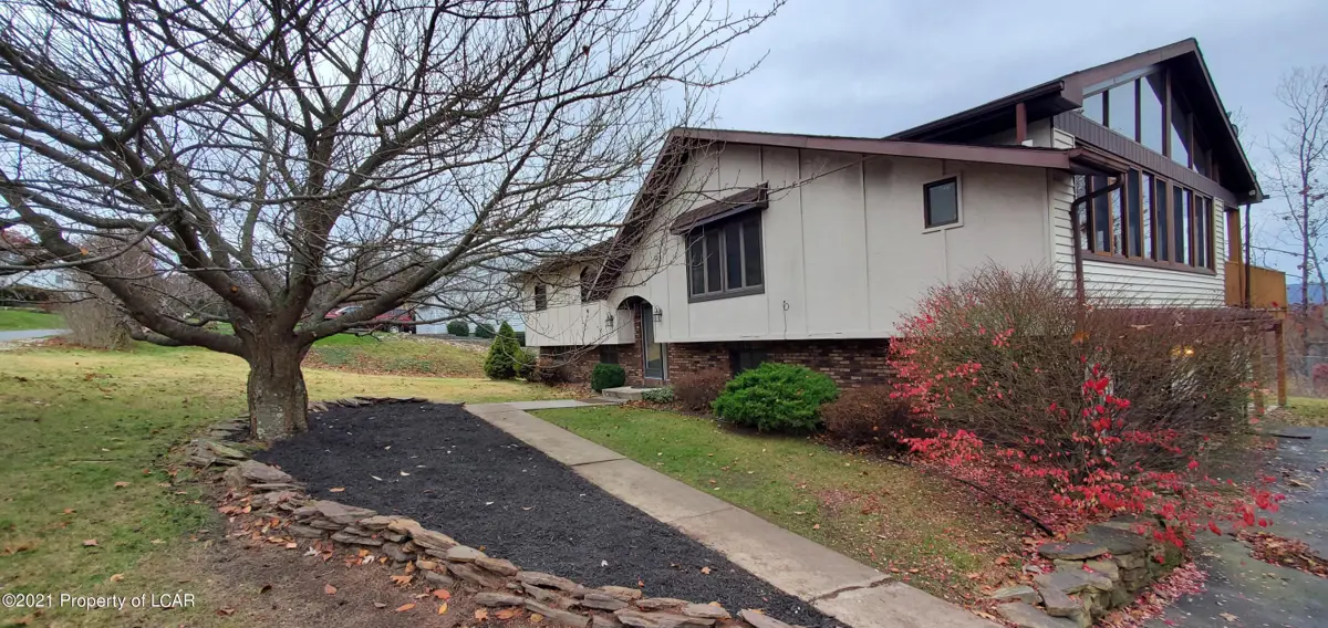 121 Highland Drive, Jenkins Township in Jenkins Township