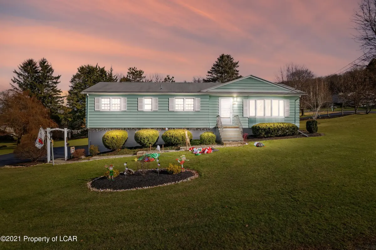 250 Grandview Avenue, Mountain Top in Mountain Top