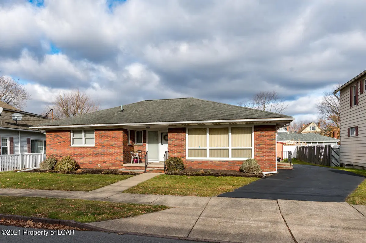 33 Miner Street, Wilkes-Barre in Wilkes-Barre