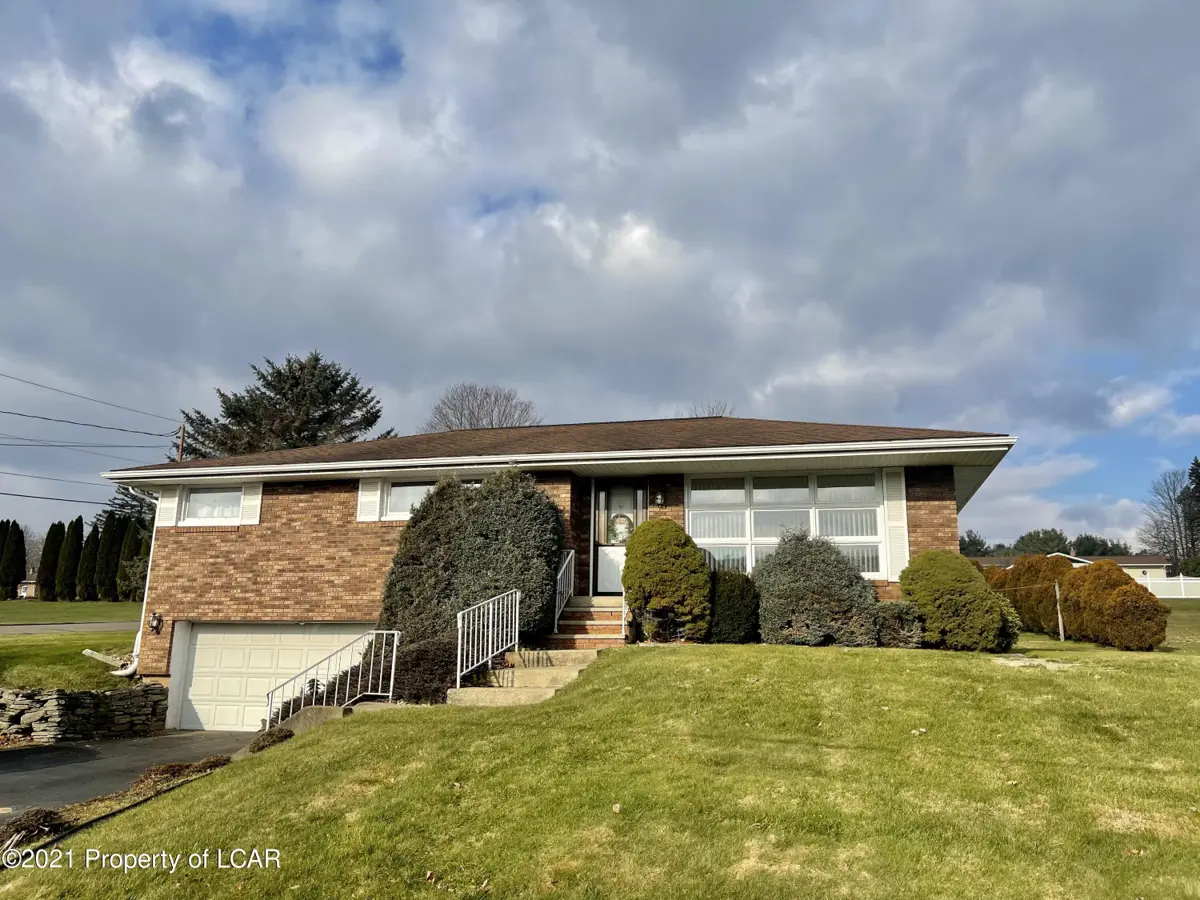 7 E Meadow Street, Shavertown in Shavertown
