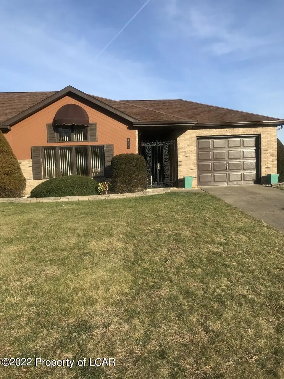 101 Countrywood Drive, Hanover Township in Hanover Township