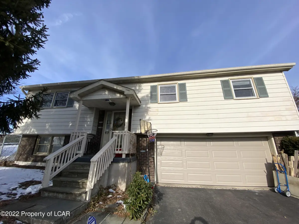 69 Park Street, Hanover Township in Hanover Township
