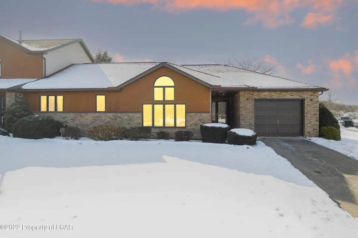 116 Woodview Road, Hanover Township in Hanover Township