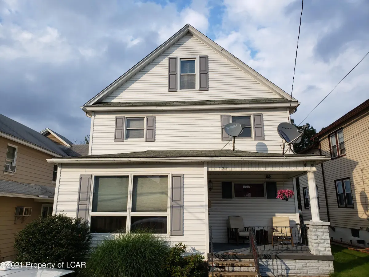 127 E Taylor Street, Taylor in Taylor