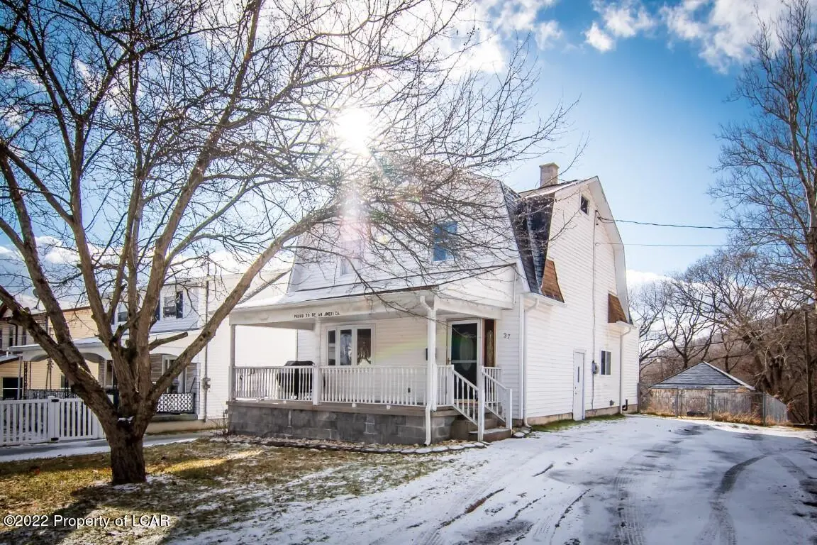 37 Maude Street, West Nanticoke in West Nanticoke