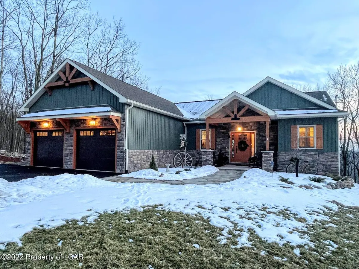 292 Turnberry Lane, Hazle Township in Hazle Township