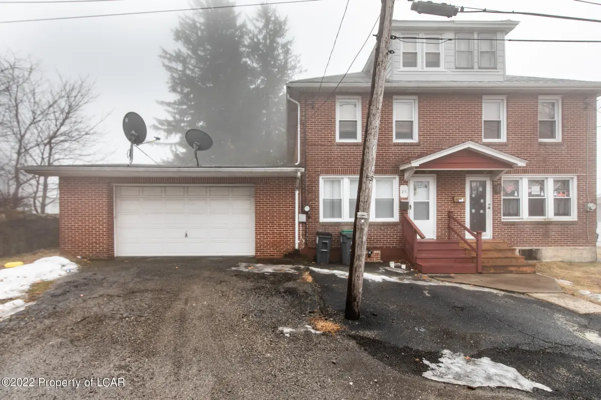 25 Middle Street, McAdoo in McAdoo