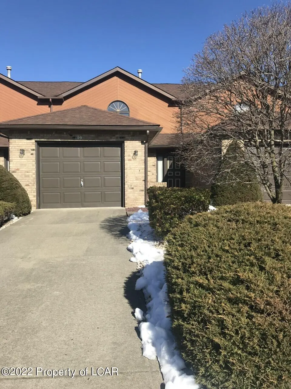 109 Countrywood Drive, Hanover Township in Hanover Township