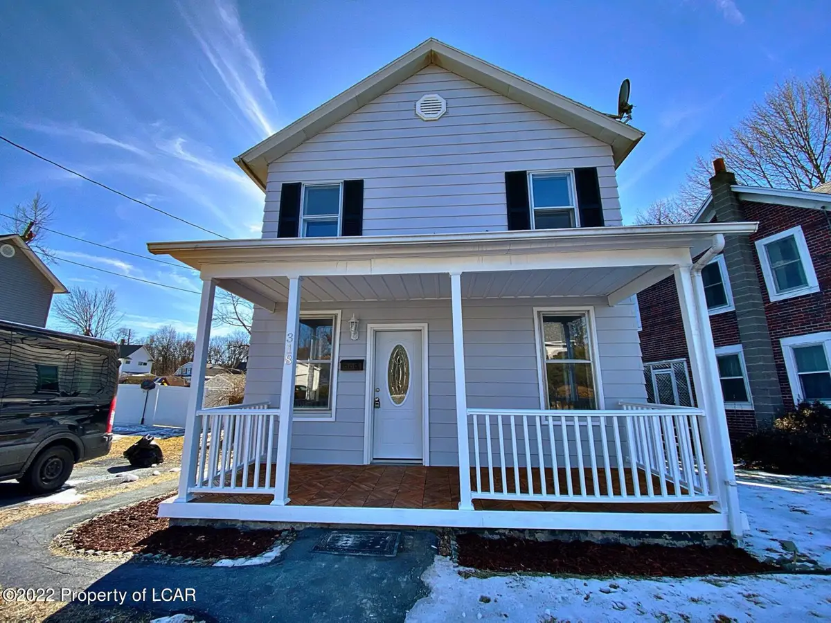 318 Spruce Street, Moosic in Moosic