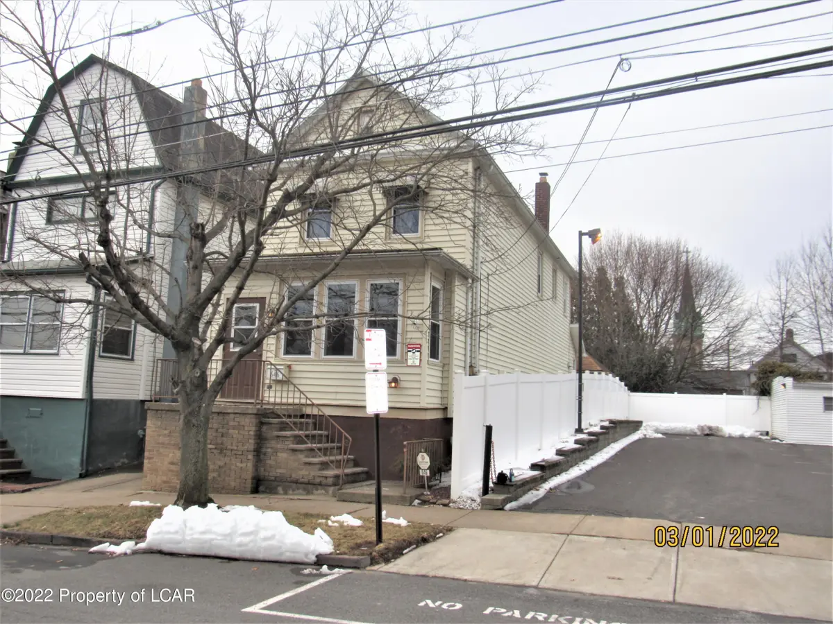 646 N Washington Street, Wilkes-Barre in Wilkes-Barre