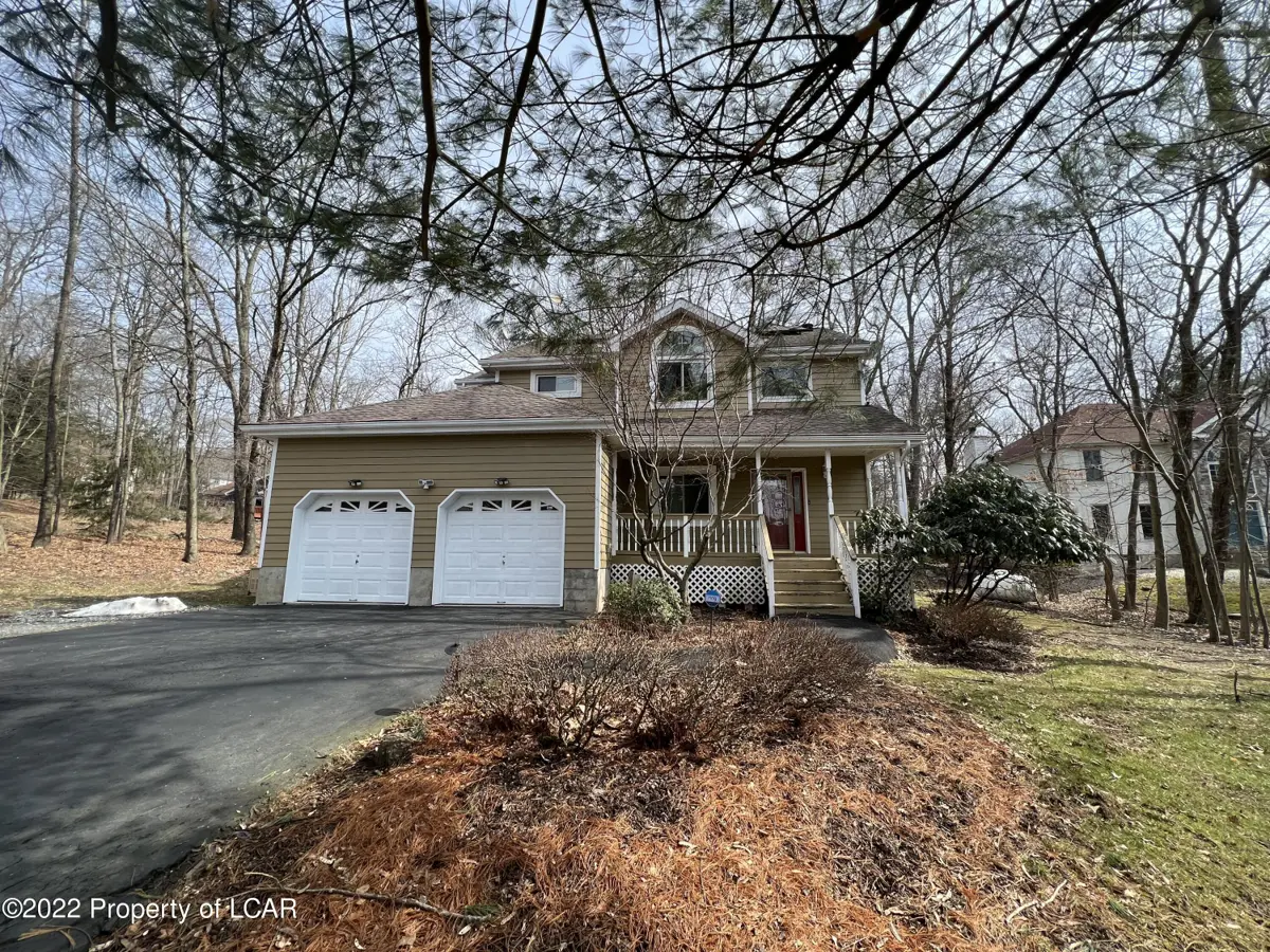 330 Eastshore Dr., East Stroudsburg in East Stroudsburg