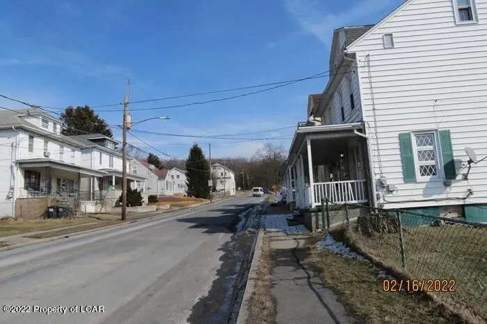 408 E Oak Street, Frackville in Frackville