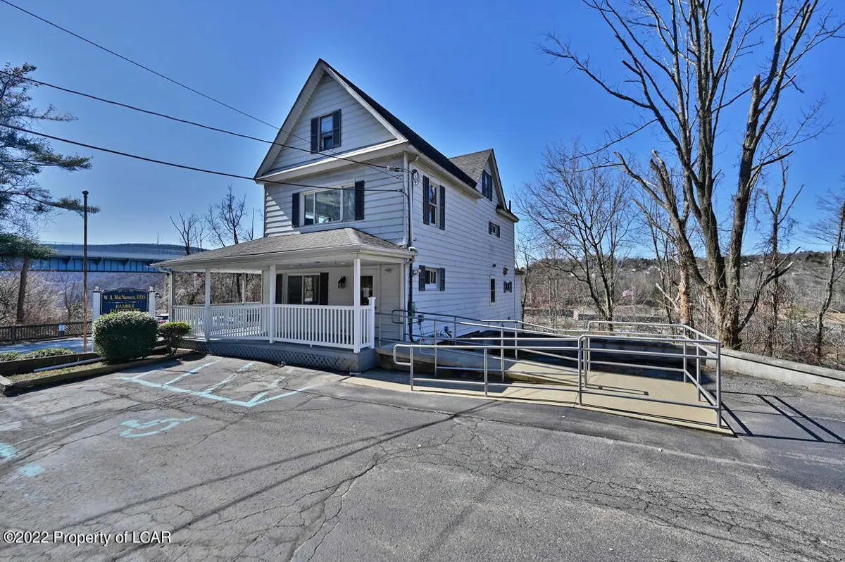1027 S Abington Road, Clarks Summit in Clarks Summit