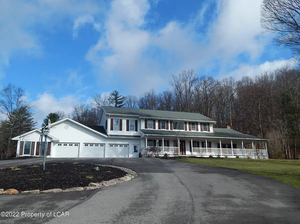 444 Country Club Road, Dallas in Dallas