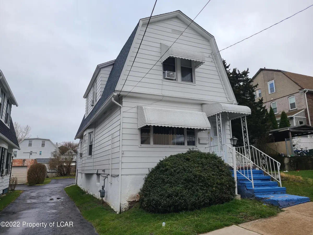 142 Poplar Street, Wilkes-Barre in Wilkes-Barre