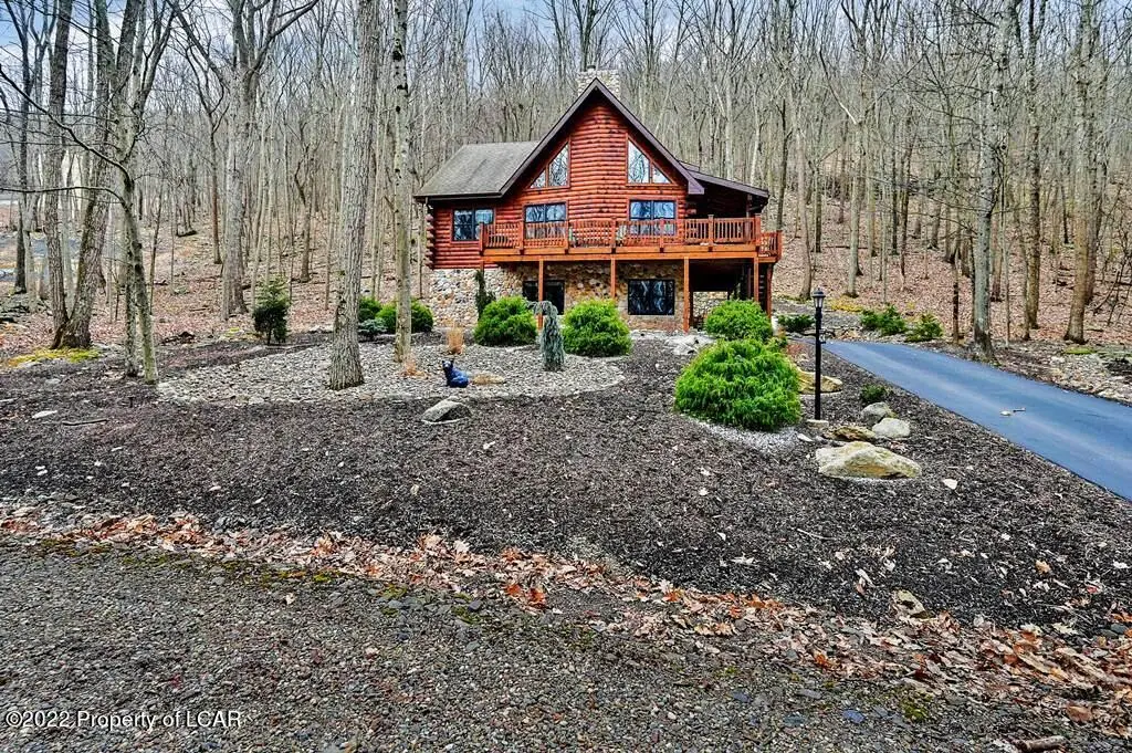 424 Tuscarora Drive West, Hazleton in Hazleton