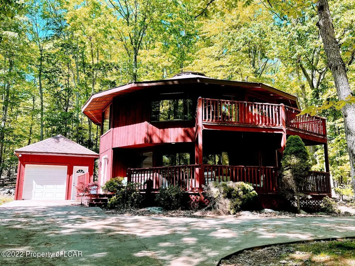 153 E Lake Valley Dr., Hazle Township in Hazle Township