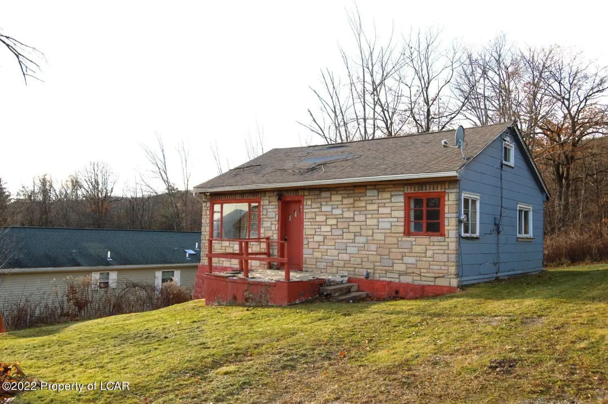 617 Lewis Street, Scranton in Scranton