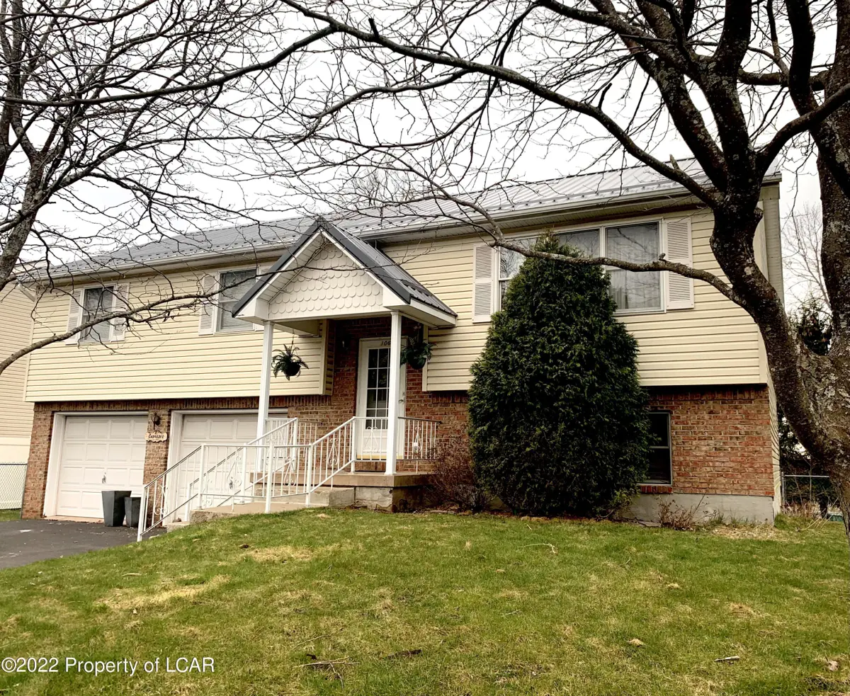 106 Brookhollow Road, Mountain Top in Mountain Top