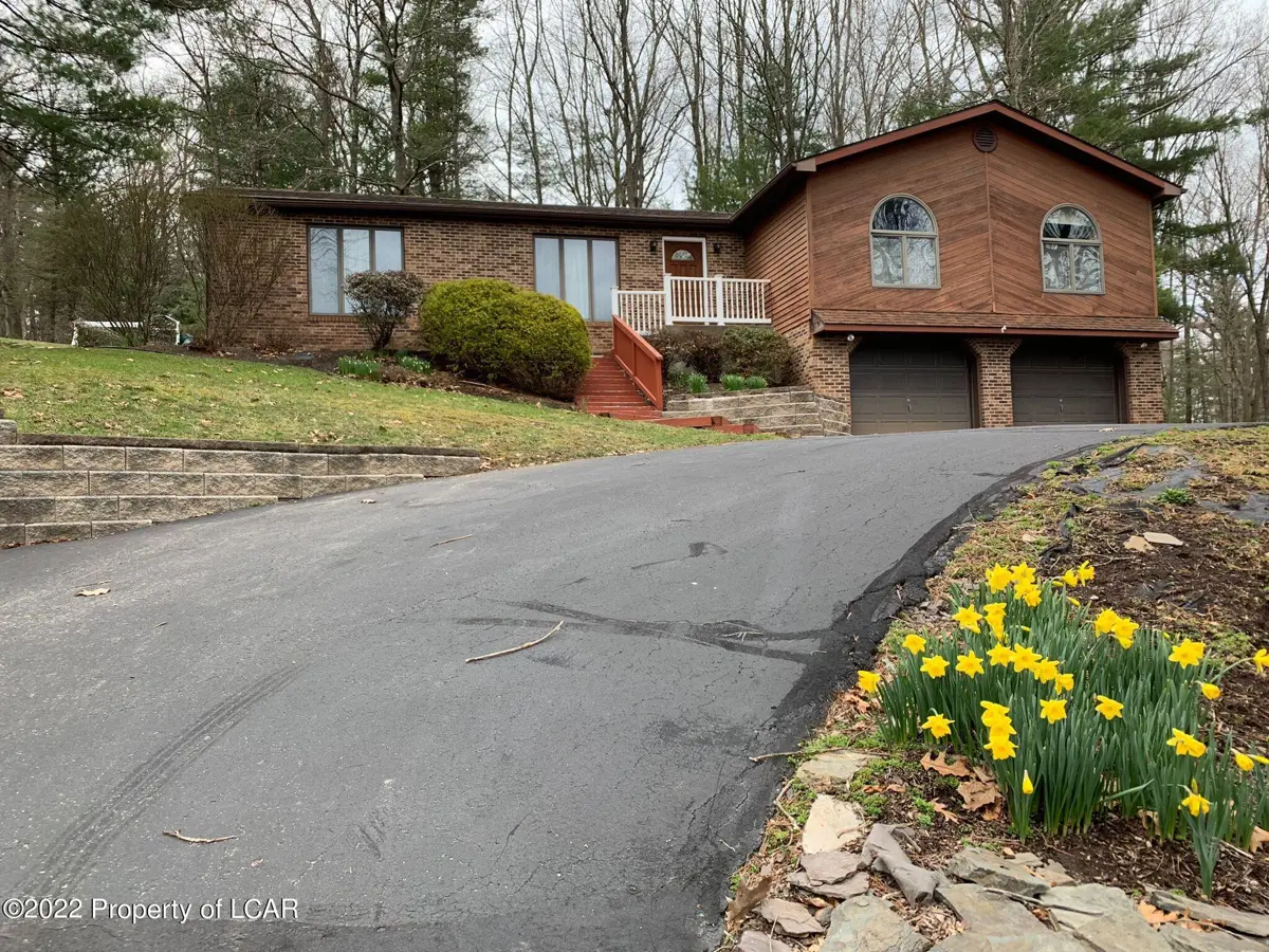 257 Blueberry Hill Road, Shavertown in Shavertown