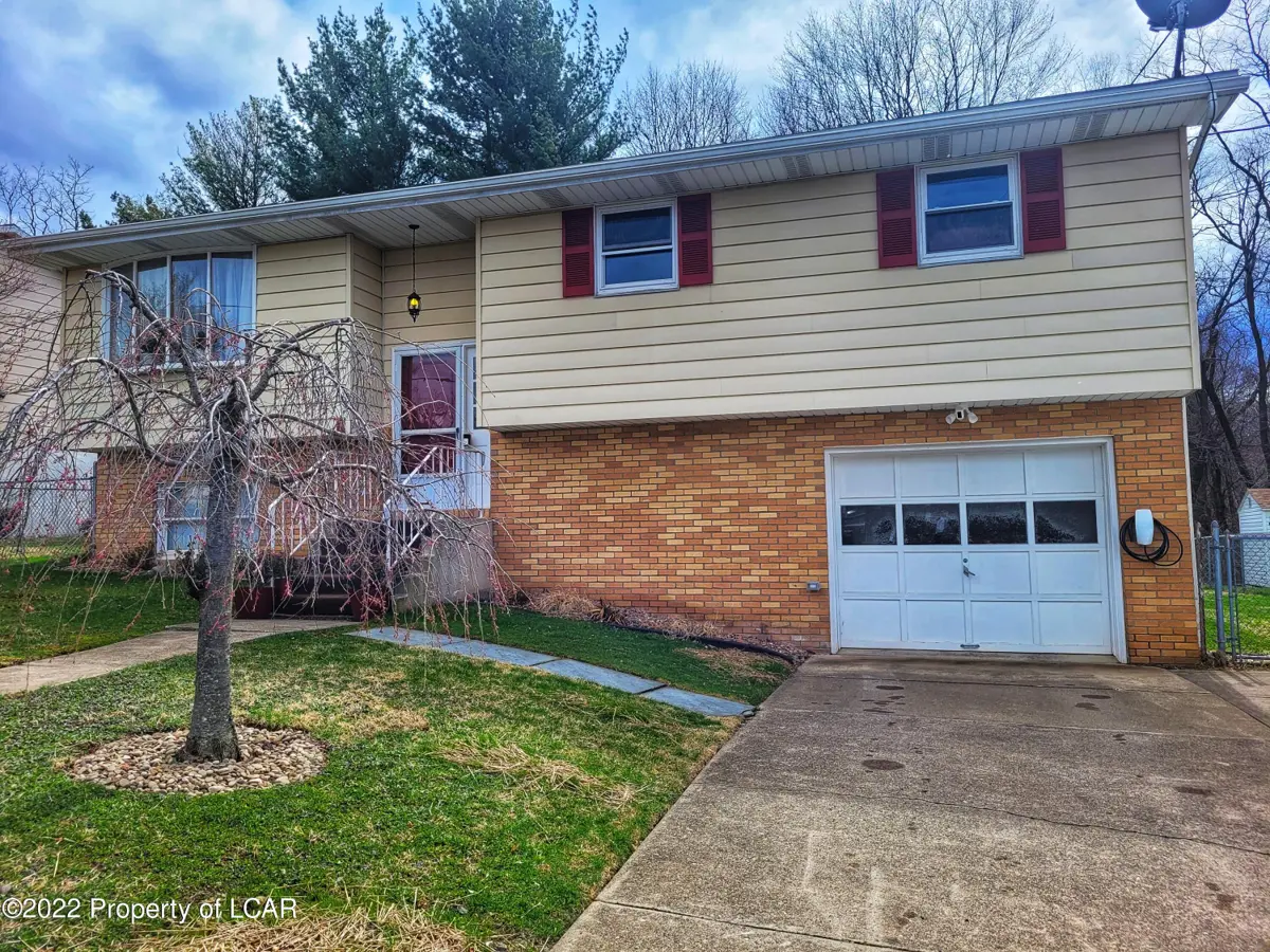 7 Highland Drive, Hanover Township in Hanover Township