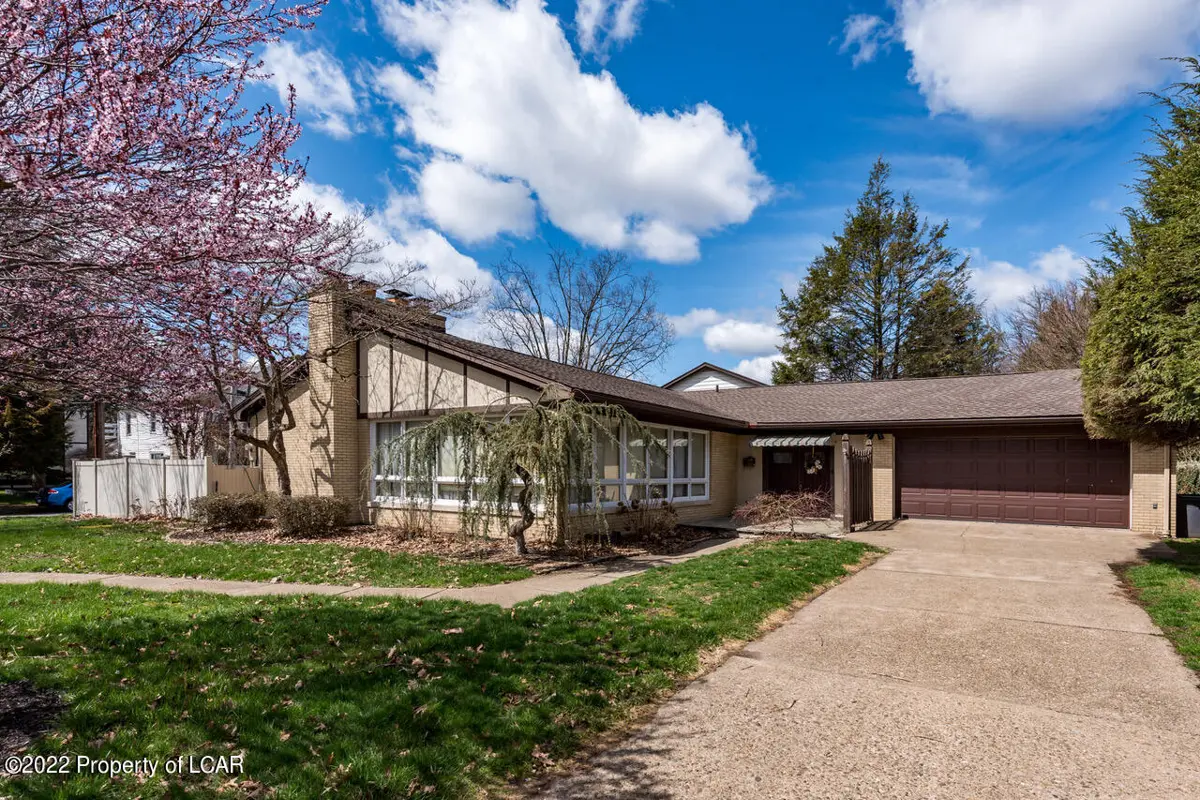 17 Irving Place, Wilkes-Barre in Wilkes-Barre