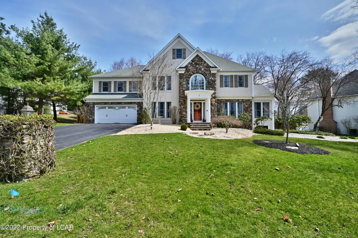 7 Greycliff Drive, Dallas in Dallas