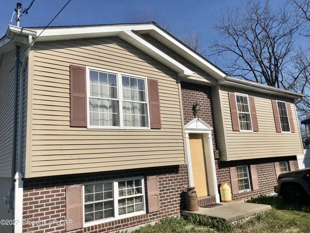 71 Leslie Lane, Wilkes-Barre Township in Wilkes-Barre Township