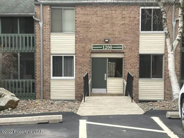 1202 Summit Pointe, Scranton in Scranton