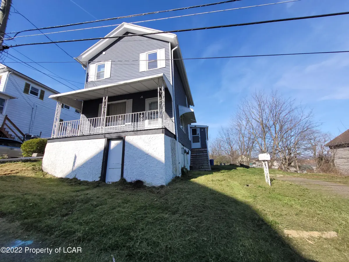 387 Hoyt Street, Pringle in Pringle