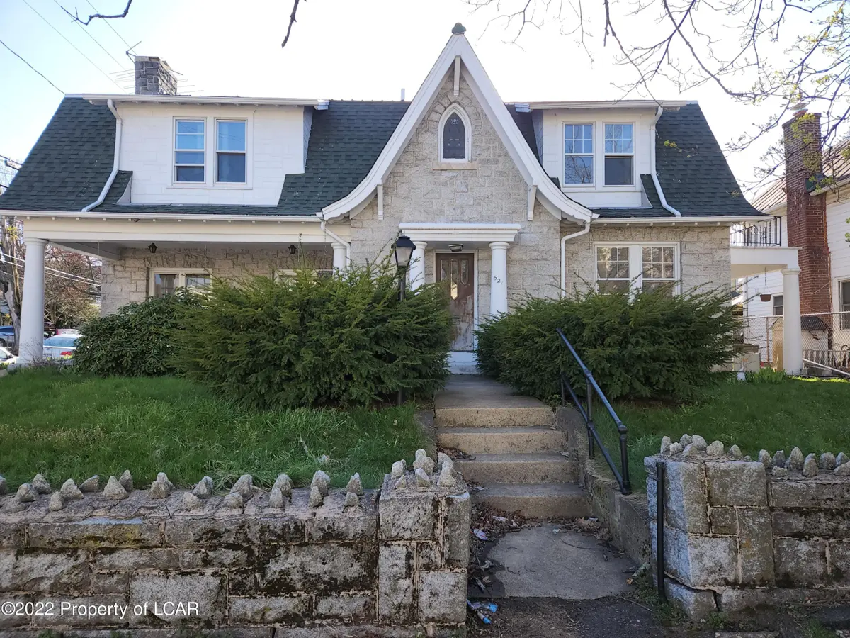 522 N Locust Street, Hazleton in Hazleton