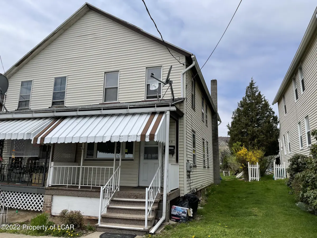 405 Orchard Street, Larksville in Larksville
