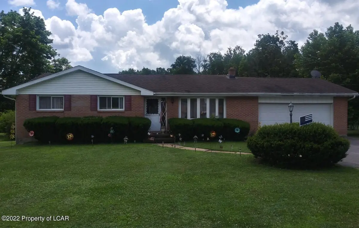 1018 E Main Street, Weatherly in Weatherly