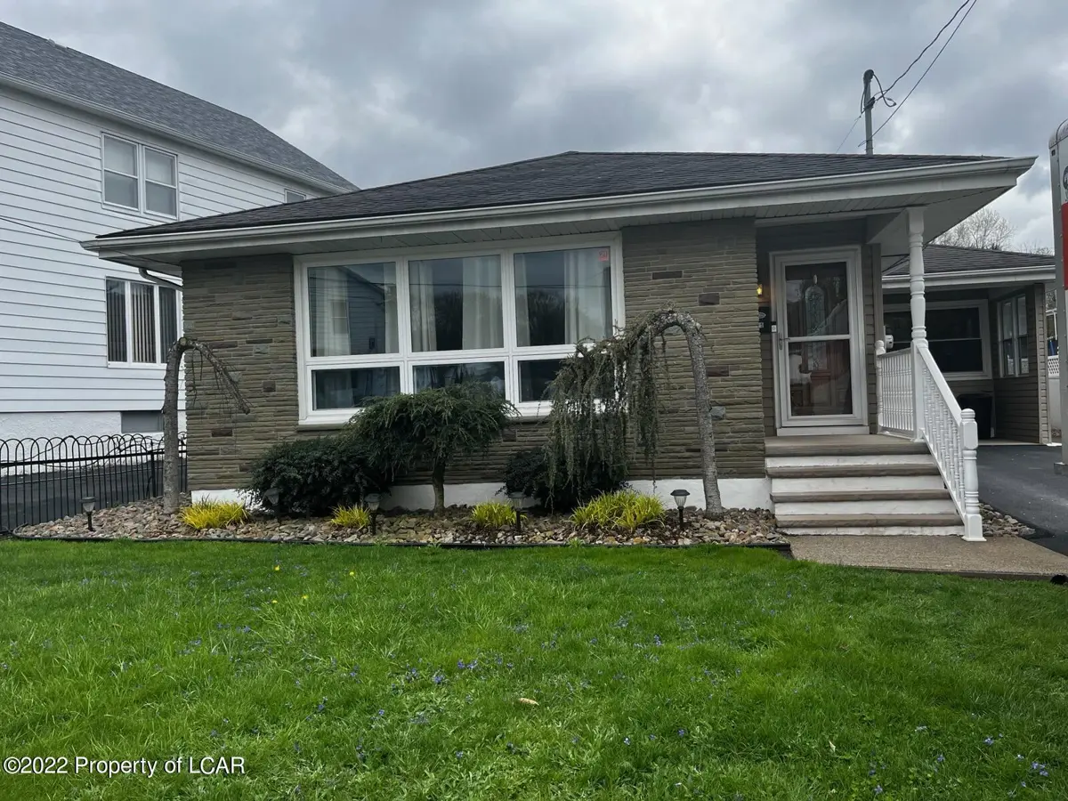 175 E Railroad Street, Pittston in Pittston
