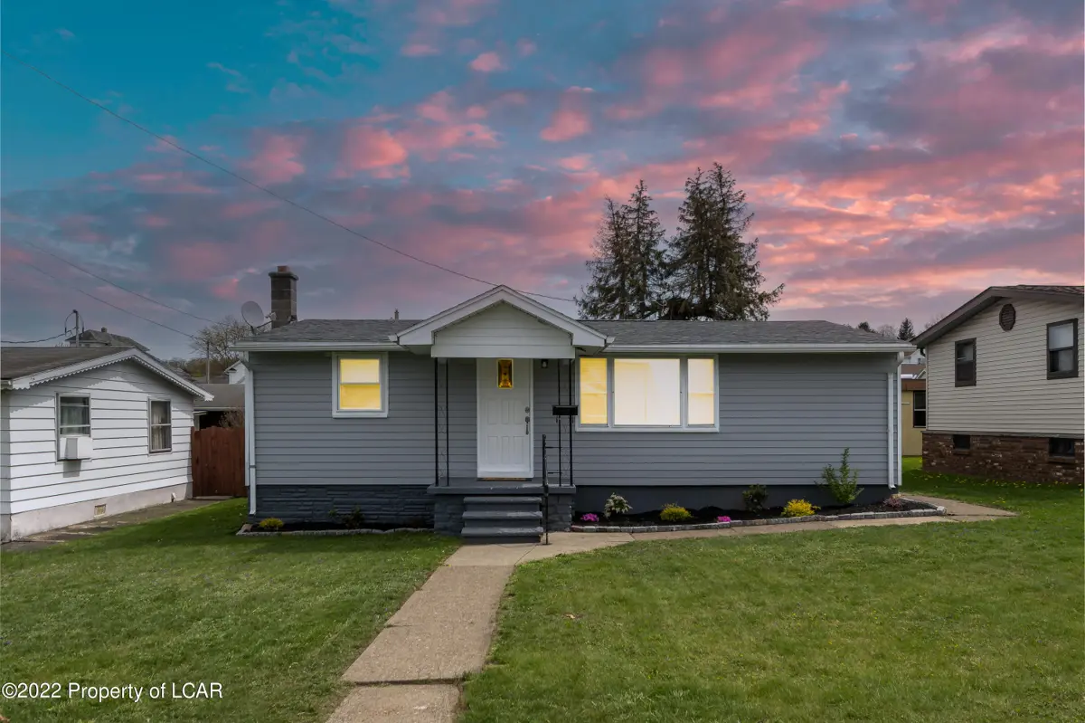 3619 Winfield Avenue, Moosic in Moosic