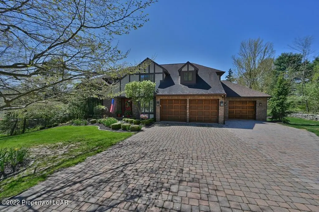 1007 Greenbriar Drive, South Abington in South Abington