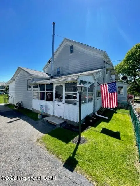 191 4th Street, Oneida in Oneida
