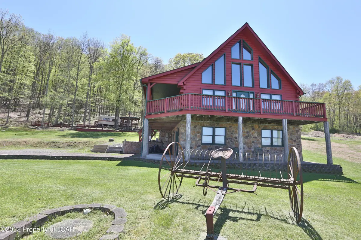 404 Cragle Hill Road, Shickshinny in Shickshinny