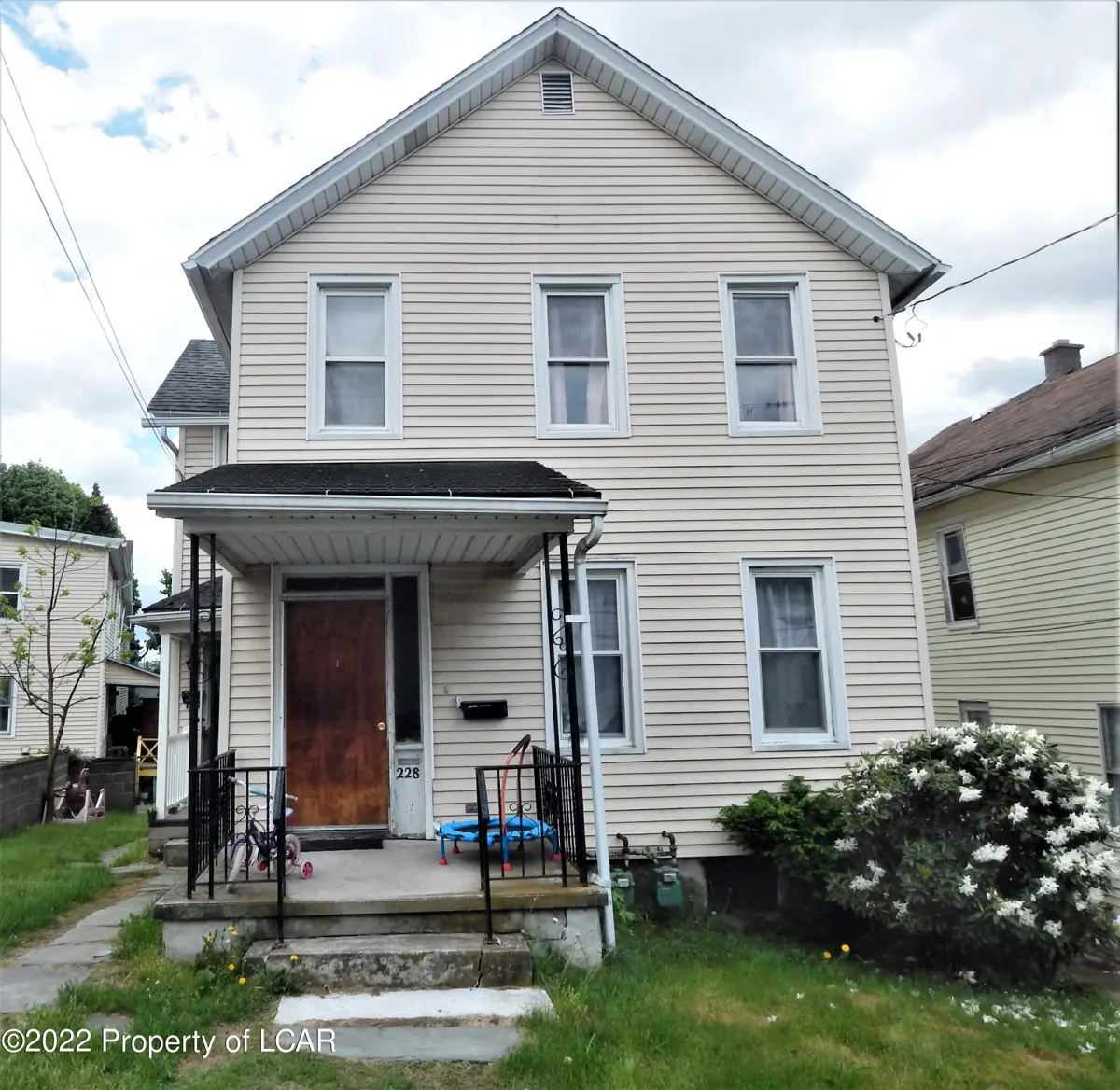 228 N Bromley Avenue, Scranton in Scranton
