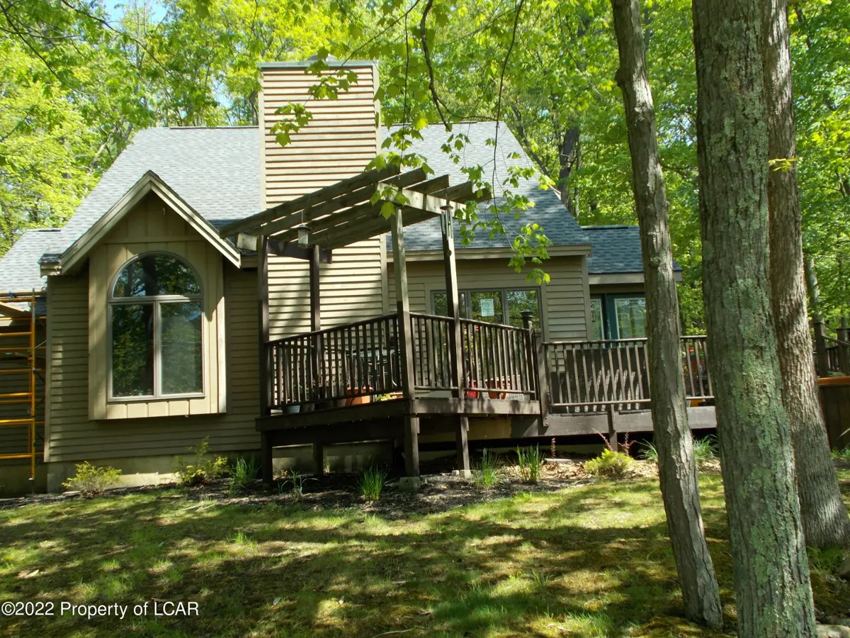 339 W Lake Valley Drive, Hazleton in Hazleton