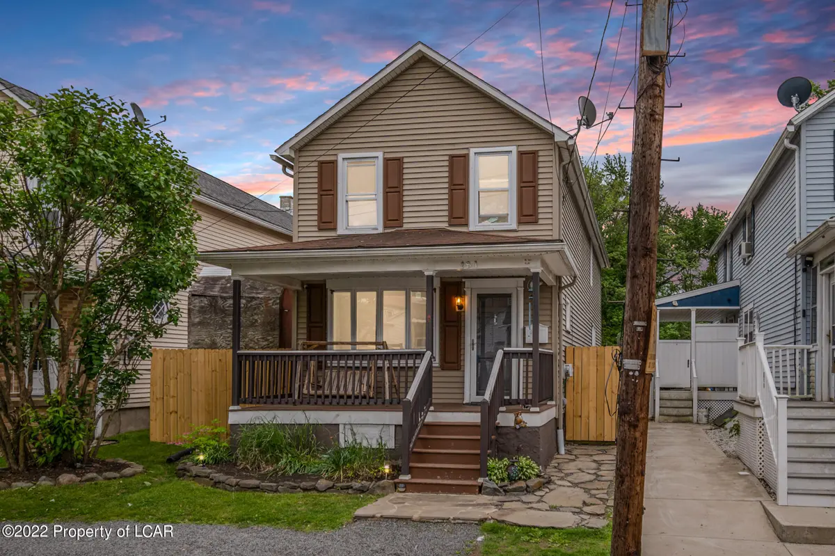 281 E Broadway Street, Larksville in Larksville